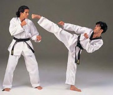Matsuru 0124 Taekwondo pak V-hals zwart
